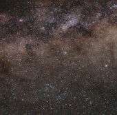 Экзопланета OGLE-2013-BLG-0341LBb (крайняя справа) на орбите одной звезды бинарной системы (справа) в представлении художника